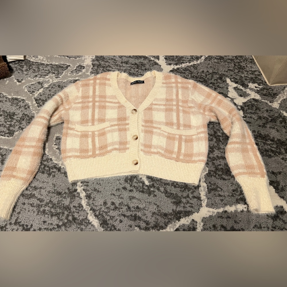 SHEIN Cream and Tan Knit Sweater